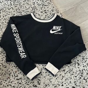Nike Sportswear Limited Edition Crop Sweater